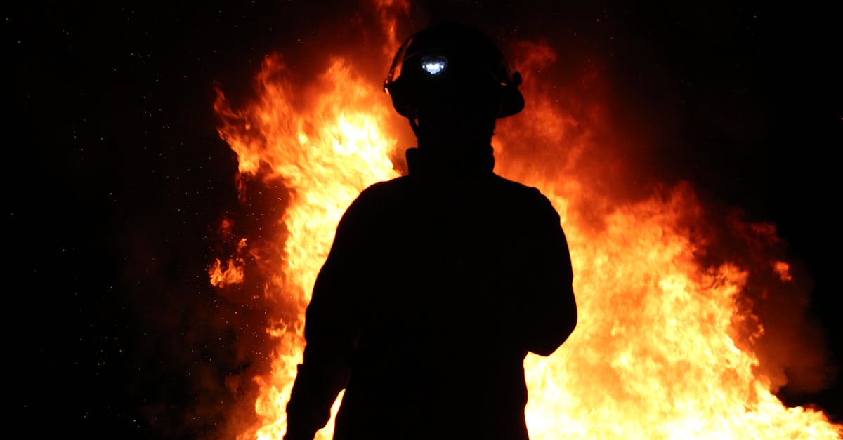 How do you fix a burst pipe fast?