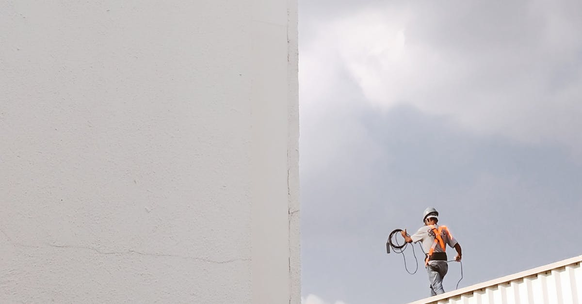 How do you spot a dodgy plumber?