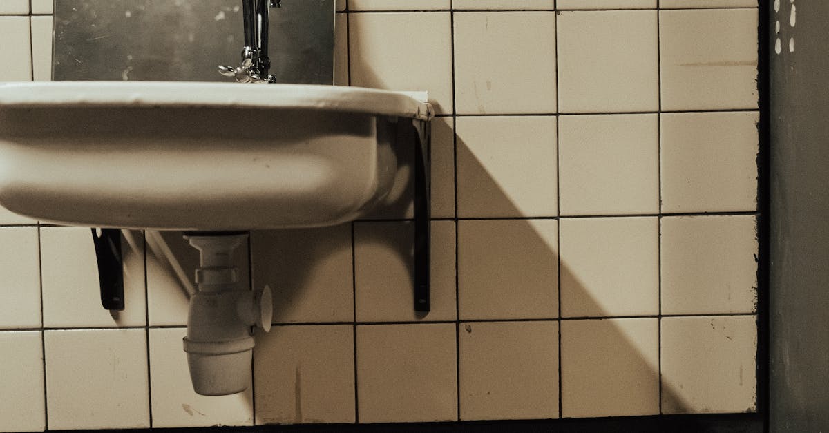 What are the disadvantages of pipe relining?